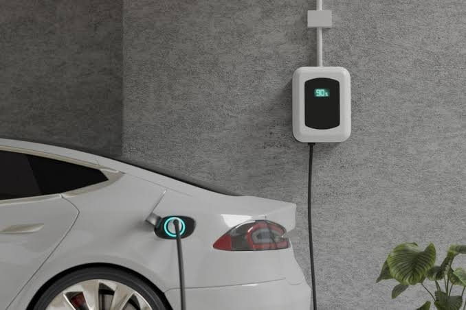 EV Charging Time 2026: Home Charger vs Fast Charger எவ்வளவு நேரம் ஆகும்?